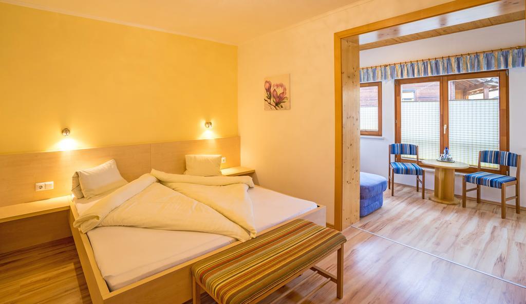 Hotel Haus Stampfer Weissensee Habitación foto